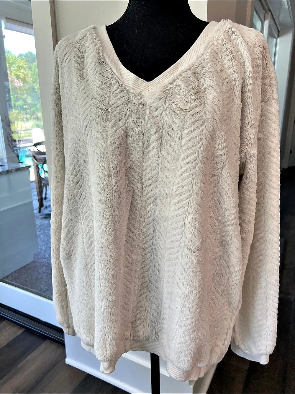 eyelash couture Faux Fur V-Neck Sweater in Cream